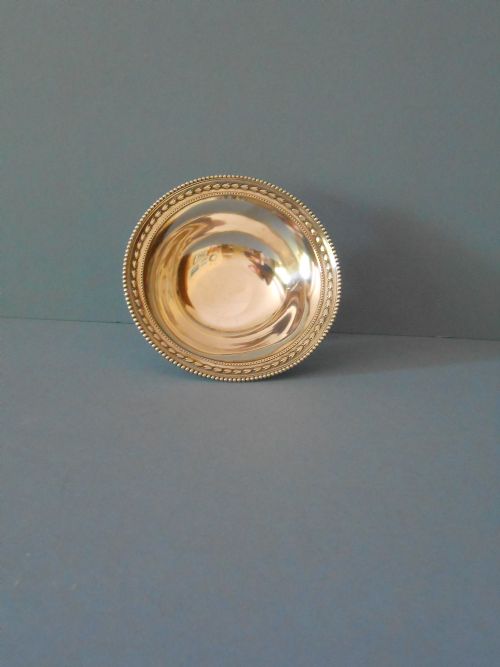 PRETTY ANTIQUE SILVER FOOTED DISH 1910 - ADDITIONAL PHOTO 5