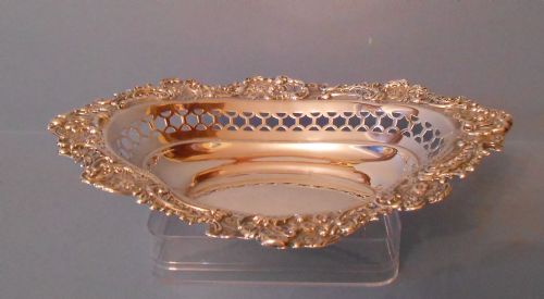 BEAUTIFUL ANTIQUE SILVER REPOUSSE DISH 1896 COMYNS - ADDITIONAL PHOTO 1