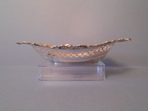 BEAUTIFUL ANTIQUE SILVER REPOUSSE DISH 1896 COMYNS - ADDITIONAL PHOTO 2