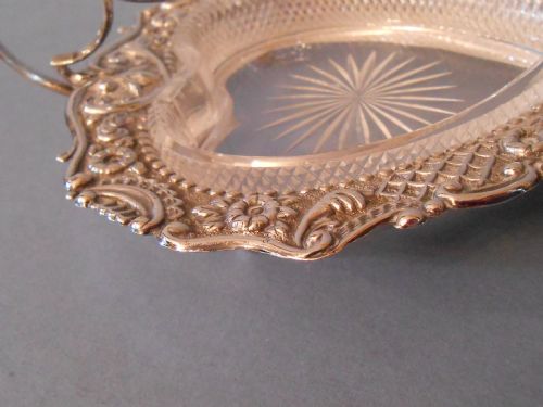 LOVELY VICTORIAN SOLID SILVER GLASS DISH - ADDITIONAL PHOTO 4