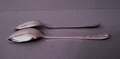 CASED SET OF 12 ANTIQUE SOLID SILVER TEASPOONS SUGAR TONGS 1918 - ADDITIONAL PHOTO 2