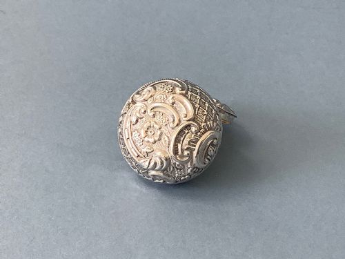 ANTIQUE VICTORIAN SILVER PILL BOX - ADDITIONAL PHOTO 3