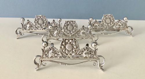 OMAR RAMSDEN SET OF 4 ANTIQUE SILVER MENU HOLDERS - ADDITIONAL PHOTO 2