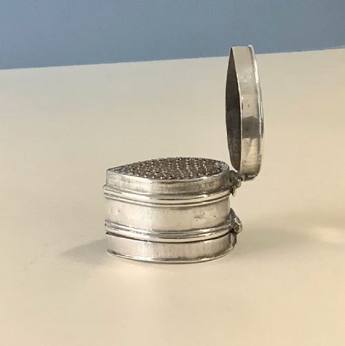ANTIQUE SILVER WILLIAM III TEARDROP NUTMEG GRATER - ADDITIONAL PHOTO 4