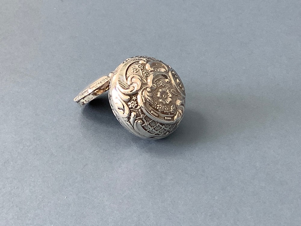 Antique Victorian Silver Pill Box View VIII
