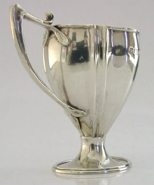 PRETTY ART NOUVEAU SOLID STERLING SILVER CREAM JUG 1904 ANTIQUE 66g