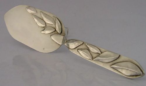 Beautiful English Sterling Silver Cake Server 1955 Arts & Crafts 92g Hand Made