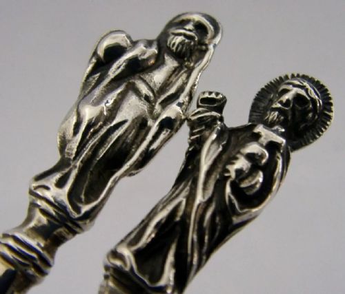QUALITY MINT PAIR OF ENGLISH ANTIQUE STERLING SIVER APOSTLE SERVING SPOONS 1913 110G - ADDITIONAL PHOTO 1