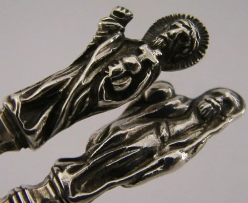 QUALITY MINT PAIR OF ENGLISH ANTIQUE STERLING SIVER APOSTLE SERVING SPOONS 1913 110G - ADDITIONAL PHOTO 2