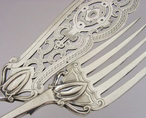 BEAUTIFUL GOTHIC ENGLISH VICTORIAN SILVER PLATED FISH SERVERS 1868 ANTIQUE 292G - ADDITIONAL PHOTO 1