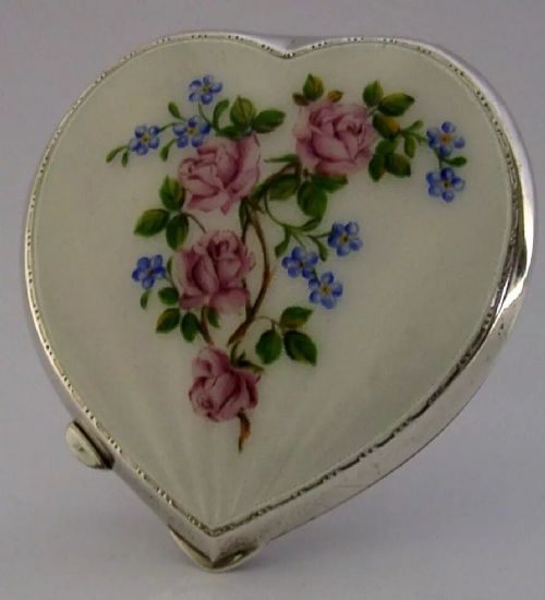 STERLING SILVER ENAMEL HAND PAINTED ENGLISH ROSES LOVE HEART COMPACT CASE 1951