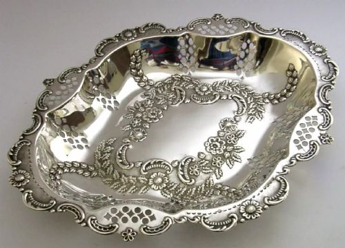 Superb Victorian Heavy Sterling Silver Fruit Bowl Antique 1896 352g Mint