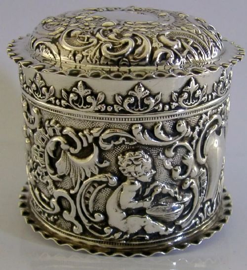 SUPERB CHERUB ENGLISH STERLING SILVER TEA CADDY or BOX CHESTER 1901 ANTIQUE 76g
