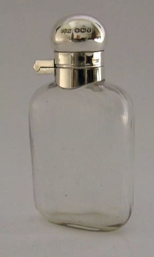 ENGLISH STERLING SILVER MINIATURE HIP FLASK 1939 ANTIQUE HUNTING SHOOTING 3inch