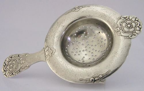 ARTS CRAFTS MAGNUS AASE SOLID SILVER TEA STRAINER NORWEGIAN 1920 ANTIQUE 42G - ADDITIONAL PHOTO 2