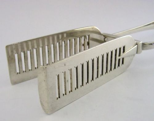 VICTORIAN WALKER FAMILY CRESTED STERLING SILVER SERVING TONGS 1885 ANTIQUE 160G - ADDITIONAL PHOTO 4