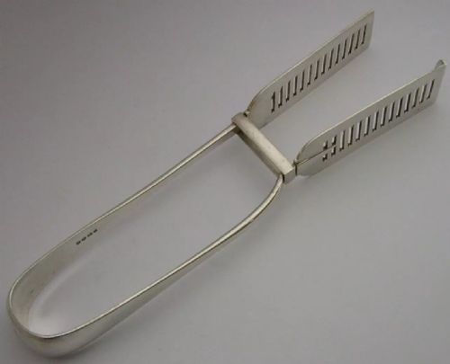 VICTORIAN WALKER FAMILY CRESTED STERLING SILVER SERVING TONGS 1885 ANTIQUE 160G - ADDITIONAL PHOTO 5