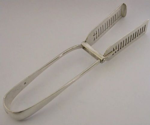 VICTORIAN WALKER FAMILY CRESTED STERLING SILVER SERVING TONGS 1885 ANTIQUE 160G - ADDITIONAL PHOTO 6