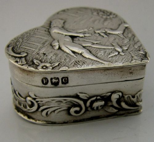 PRETTY ANTIQUE STERLING SILVER HUNTNG SHOOTING DOG LOVE HEART BOX 1898 ANTIQUE - ADDITIONAL PHOTO 2