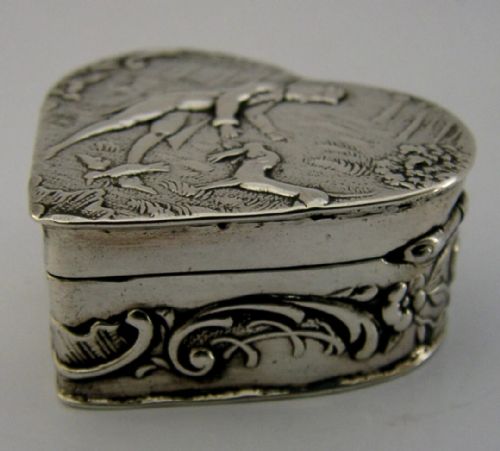 PRETTY ANTIQUE STERLING SILVER HUNTNG SHOOTING DOG LOVE HEART BOX 1898 ANTIQUE - ADDITIONAL PHOTO 3