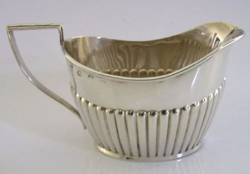 BEAUTIFUL VICTORIAN SOLID SILVER ENGLISH CREAM JUG 1899 ANTIQUE 50G - ADDITIONAL PHOTO 2