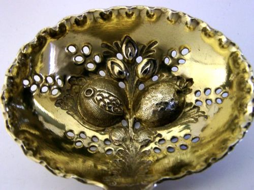 RARE AMERICAN STERLING SILVER BERRY SUGAR SIFTER SPOON C1850 ANTIQUE - ADDITIONAL PHOTO 1