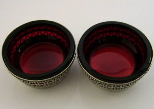 PRETTY AMERICAN STERLING SILVER CRANBERRY SALT CELLARS C1900 ANTIQUE 68G - ADDITIONAL PHOTO 1