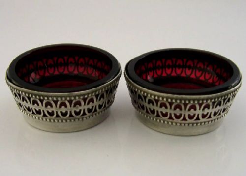 PRETTY AMERICAN STERLING SILVER CRANBERRY SALT CELLARS C1900 ANTIQUE 68G - ADDITIONAL PHOTO 3