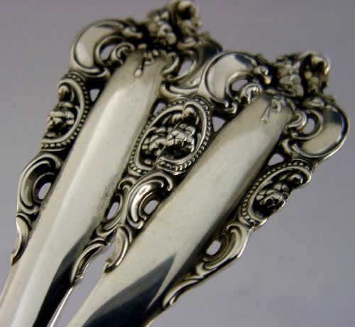 AMERICAN 68G GRANDE BAROQUE WALLACE STERLING SILVER PICKLE FORK SPOON C1941 - ADDITIONAL PHOTO 3