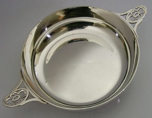 STERLING SILVER QUAICH CUP BOWL 176G ARTS CRAFTS 1929 ANTIQUE - ADDITIONAL PHOTO 5