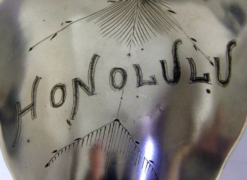 LARGE 108G AMERICAN STERLING SILVER SOUVENIR SERVING SPOON HONOLULU C1900 - ADDITIONAL PHOTO 2