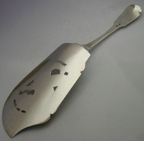RARE IRISH SOLID STERLING SILVER SEAHORSE FISH SLICE SERVER 1825 ANTIQUE 124G - ADDITIONAL PHOTO 6