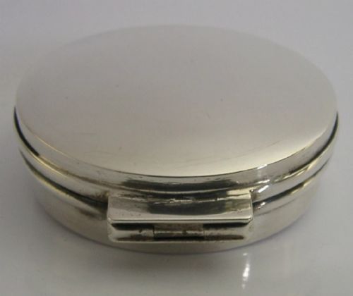 ENGLISH SOLID STERLING SILVER BOX WOULD MAKE A GREAT WAFER BOX PYX 1918 - ADDITIONAL PHOTO 8