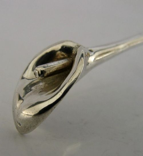 ART NOUVEAU ENGLISH STERLING SILVER LILY FLOWER SUGAR SIFTER SPOON 1913 ANTIQUE - ADDITIONAL PHOTO 1