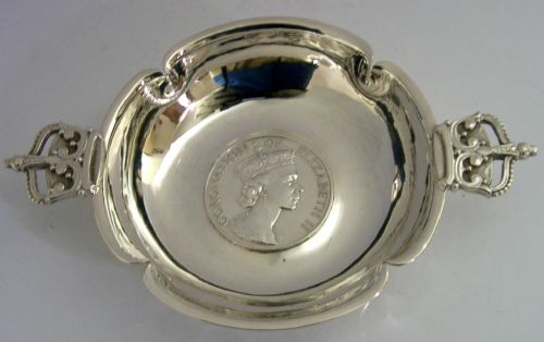 R E STONE STERLING SILVER PLANISHED WHISKY QUAICH CUP BOWL 1953 CORONATION 94G - ADDITIONAL PHOTO 3