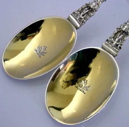 PAIR OF THISTLE DOBREE FAMILY CRESTED STERLING SILVER SERVING SPOONS 1880 ANTIQUE 144G - ADDITIONAL PHOTO 1