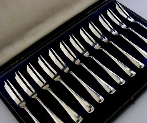 CASED SET OF TWELVE STERLING SILVER CAKE PASTRY FORKS 1929 ART DECO - ADDITIONAL PHOTO 1