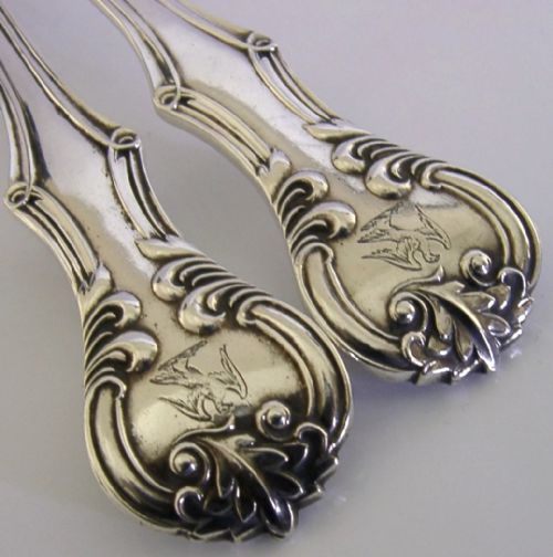 SUPERB PAIR OF 198G STERLING SILVER FALCONER FAMILY CRESTED SERVING SPOONS 1851 ANTIQUE - ADDITIONAL PHOTO 2