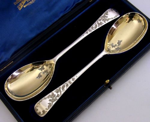 stunning pair of cased sterling silver serving spoons 1913 94g mint english antiques - CATEGORY: ANTIQUE SILVER - DATED 1910