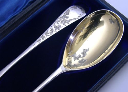 STUNNING PAIR OF CASED STERLING SILVER SERVING SPOONS 1913 94G MINT ENGLISH ANTIQUES - ADDITIONAL PHOTO 2