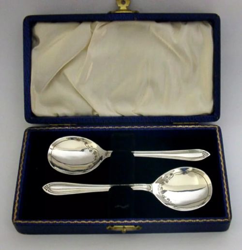 MINT PAIR OF ENGLISH STERLING SILVER ART DECO JAM SPOONS 1945 CASED VERY PRETTY - ADDITIONAL PHOTO 1