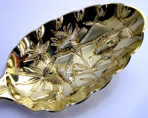 BEAUTIFUL ANTIQUE BIRDS STERLING SILVER GILT BERRY SERVING SPOON 1826 GEORGIAN - ADDITIONAL PHOTO 1
