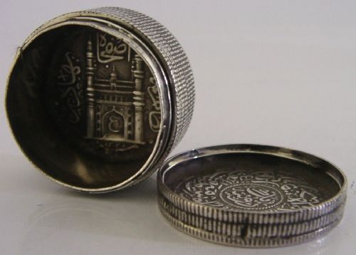 NOVELTY INDIAN SOLID SILVER STACK OF COINS SECRET BOX C1920 ANTIQUE 40G - ADDITIONAL PHOTO 1