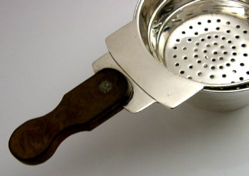 SUPERB ART DECO ENGLISH STERLING SILVER TEA STRAINER AND DRIP BOWL STAND 1936 - ADDITIONAL PHOTO 4
