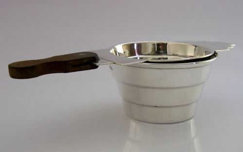 SUPERB ART DECO ENGLISH STERLING SILVER TEA STRAINER AND DRIP BOWL STAND 1936 - ADDITIONAL PHOTO 7