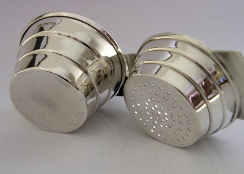 SUPERB ART DECO ENGLISH STERLING SILVER TEA STRAINER AND DRIP BOWL STAND 1936 - ADDITIONAL PHOTO 9