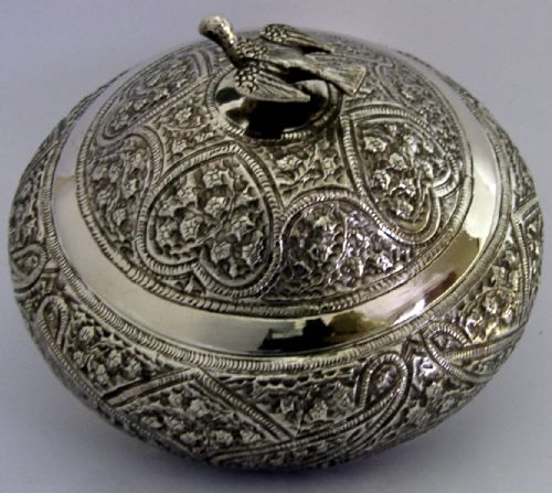 SUPERB INDIAN SOLID SILVER BIRD TERMINAL LIDDED BOX C1920 ANTIQUE 198G - ADDITIONAL PHOTO 2