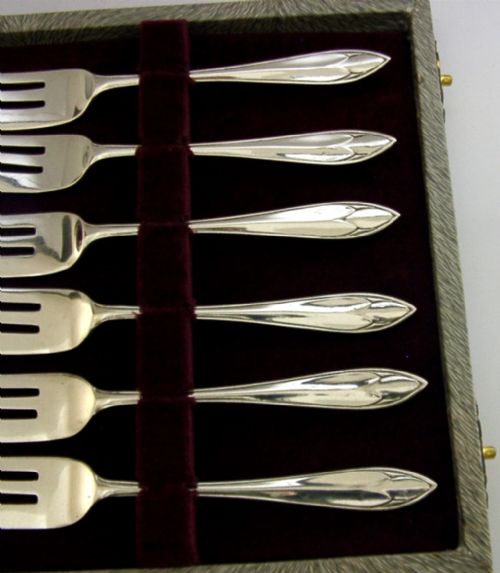 CASED SIX STERLING SILVER CAKE PASTRY FORKS 1926 ART DECO 88G ENGLISH ANTIQUE - ADDITIONAL PHOTO 3