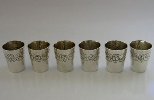 SIX SOLID SILVER 150G SHOT SCHNAPPS TOT CUPS C1940 BARWARE ROSES - ADDITIONAL PHOTO 4