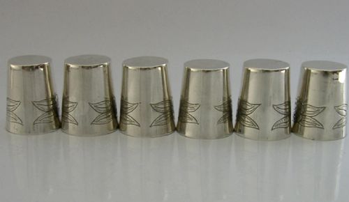 SIX SOLID SILVER 150G SHOT SCHNAPPS TOT CUPS C1940 BARWARE ROSES - ADDITIONAL PHOTO 8